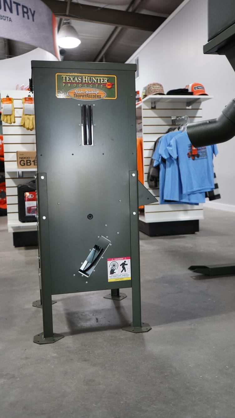 Deer & Fish Feeder (Straight)